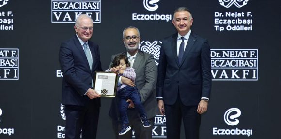 Dr. Fatih İnci Honored with Eczacıbaşı Award